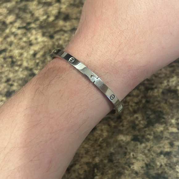 🩶 GUC Stainless Steel Thin Love Bangle Bracelet - Picture 4 of 8